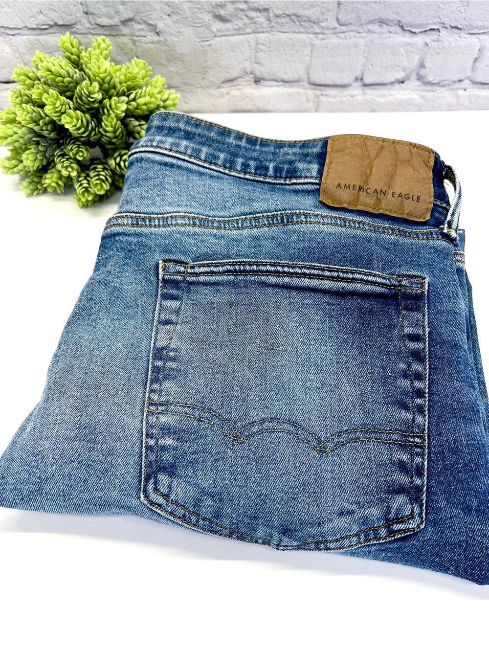 American Eagle Distressed Men’s Slim Straight Airflex + Jeans 👖